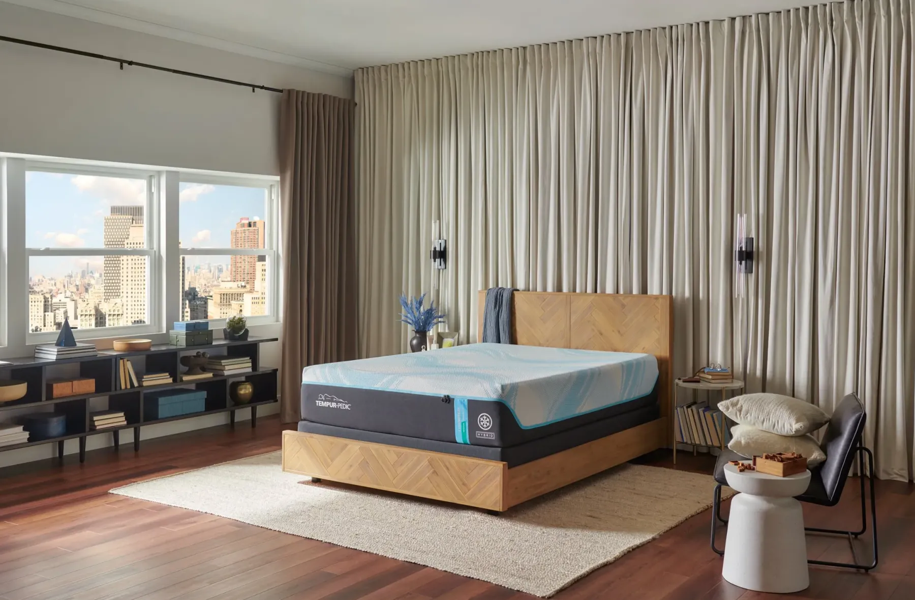 New American Furniture Galleries Tempur-LuxeBreeze® 2.0 Med Hybrid King LuxeBreeze® Medium Mattress