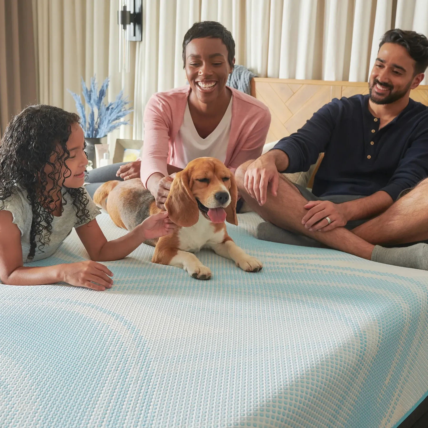 New American Furniture Galleries Tempur-LuxeBreeze® 2.0 Med Hybrid King LuxeBreeze® Medium Mattress