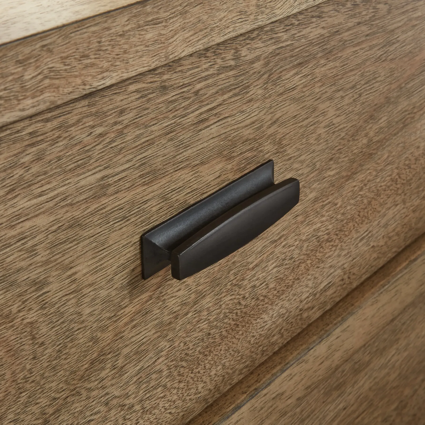 Outlet American Furniture Galleries Tomtyn Chest